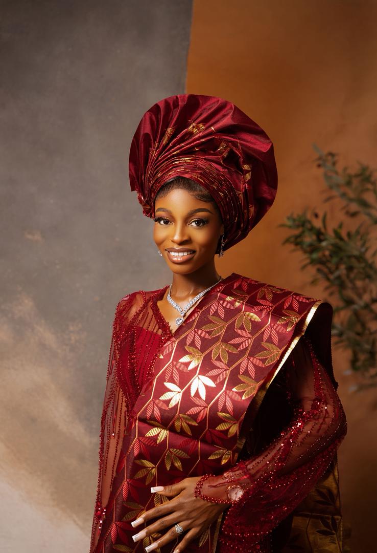 Wuraola stunning red aso-oke portrait